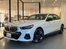 BMW i5 M60 xドライブ 4WD HDDナビ黒革全周囲カメラACCハーマンETC