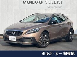 ボルボ V40クロスカントリー T5 4WD 純正ナビ　バックカメラ　本革シート　AWD