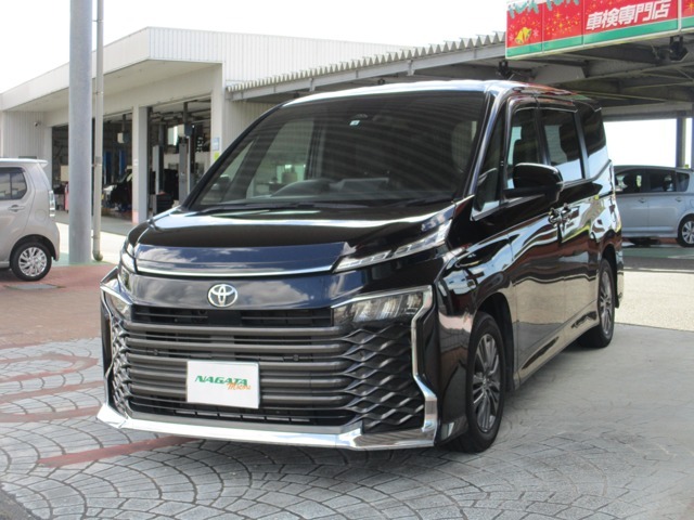 R4年式　トヨタ　ヴォクシー