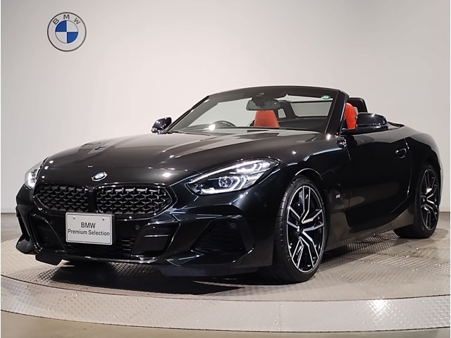 【BMWの伝統】BMWのお車は、“駆け抜ける歓び”を意識し、走行の安定性とコーナリングの良さを追求し、思い通りにハンドルの操作可能です。
