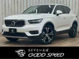 ボルボ XC40 B4 AWD インスクリプション 4WD 白革シート/全周囲カメラ/クリスタルシフト