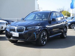 BMW iX3 Mスポーツ パノラマガラスサンルーフ　本革シート