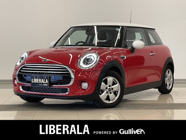 LIBERALAは複数のメーカーのお車をワンストップで乗り比べしていただける唯一の輸入車ブランド店舗です。お気軽にお立ち寄りいただき心ゆくまでその性能をご堪能してください。