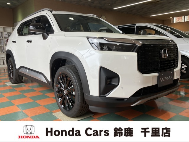 ホンダカーズ鈴鹿　千里店　当店では多くの車両が展示されており、ゆっくりと最新モデルのクルマを見て回ることができます。選りすぐりの中古車も販売しています。みなさまのご来店、ご連絡をお待ちしております。