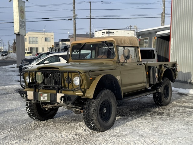 Jeep　カイザー　軍用車ベースです