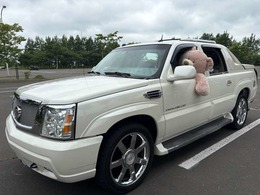 キャデラック エスカレードEXT 6.0 4WD 