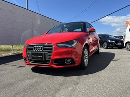 アウディ A1スポーツバック 1.4 TFSI シリンダー オン デマンド スマートキー　プッシュスタート　純正ナビ