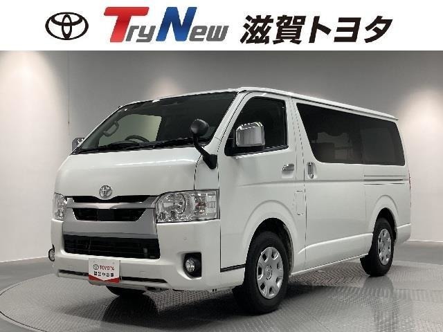 お仕事にもプライベートにも多彩に使えるハイエースです。