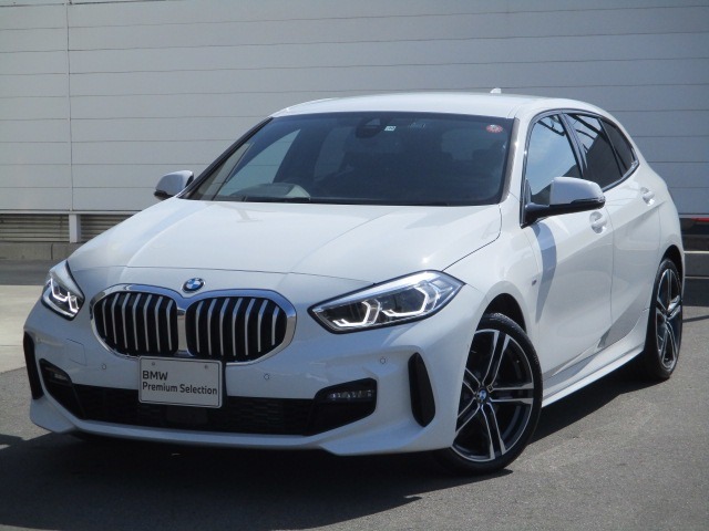 群馬BMWプレミアムセレクション前橋は認定中古車販売のスペシャリストとして品質へのこだわり、特に喫煙歴の無いだれもが気持ちよく購入検討いただける車両を展示しております。遠方からもお問い合わせください。