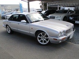 ジャガー XJ XJR 4.0 スーパーチャージド V8 後期モデル　黒革シート