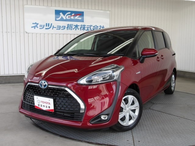 トヨタセーフティセンス搭載！ちょっと狭いところでも取り回しが良く運転しやすいと好評の5人仕様のハイブリッドモデル！LEDライト・両側電動スライドドア・ナビ・後席モニター・全方位カメラなど充実装備です！