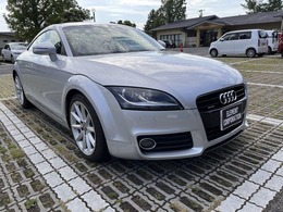 アウディ TT クーペ 2.0 TFSI クワトロ 4WD 