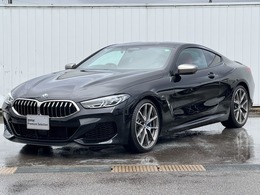 BMW 8シリーズ M850i xドライブ 4WD 認定中古車　ブラックサファイアメタリック