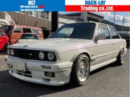 BMW 3シリーズクーペ 320i 左ハンドル　マフラー　ディーラー車