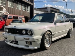 BMW 3シリーズクーペ 320i 左ハンドル　マフラー　ディーラー車