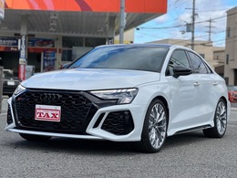 アウディ RS3セダン 2.5 4WD RSスポーツエグゾースト　メーカー保証