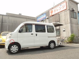 ダイハツ ハイゼットカーゴ 660 スローパー リヤシートレス仕様 折り畳み補助シート付き 