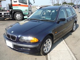 BMW 3シリーズツーリング 318i 