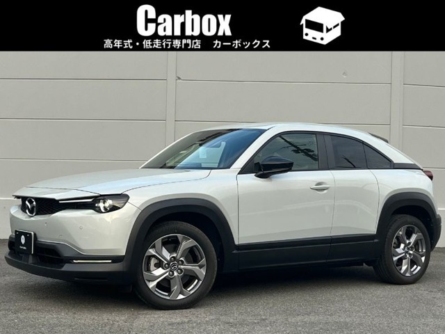 総在庫100台！！各メーカーの高年式・低走行車を1店舗で比較ができます！