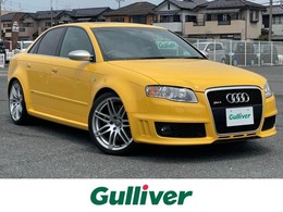 アウディ RS4 4.2 4WD フルオリジナル車両 6速MT SR 黒革シート