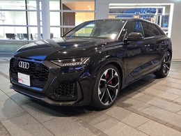 アウディ RS Q8 4.0 4WD 