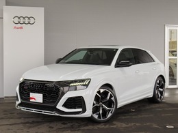 アウディ RS Q8 4WD サンルーフ　スポーツエキゾースト