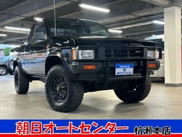 日産 ダットサン 4WD　左ハンドル　サンルーフ　4人乗り 