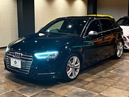 アウディ S3スポーツバック 2.0 4WD 黒赤レザーシート/バーチャルコックピット/