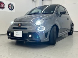 アバルト 695 コンペティツィオーネ 自社デモカーSabelt製スポーツシートカーボ