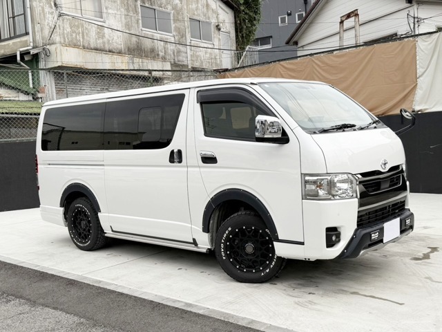 TRDエアロパーツ　フロント　サイド　リア　スポイラーを装着しております