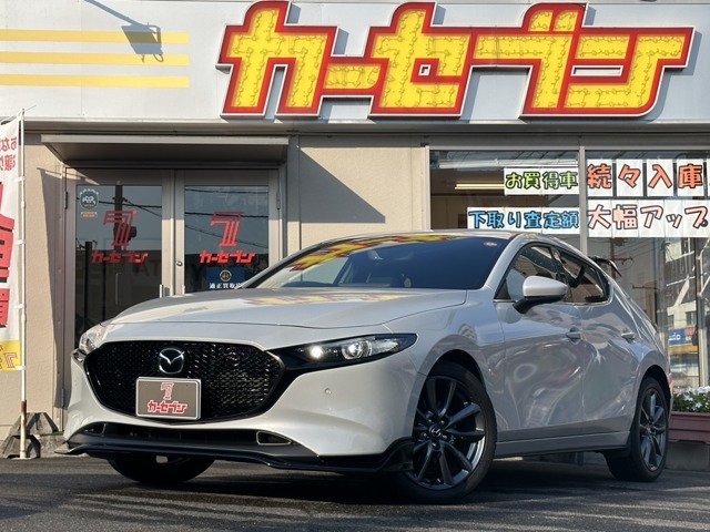 装備内容:買取り車　ワンオーナー　AutoExeリアルーフスポイラー　スマートブレーキサポート　360°ビューモニター　BSM　BOSEサウンド　LEDヘッド　純正18インチAW　プッシュスタート　クルコン　ETC　フルセグ
