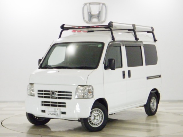 当社下取り禁煙ワンオーナー車。走行距離は乗ってますが当社新車販売時より整備履歴がしっかり有る車両です。Bluetoothオーディオ対応の純正用品ナビやETCなども付いてます。車検整備付きです。