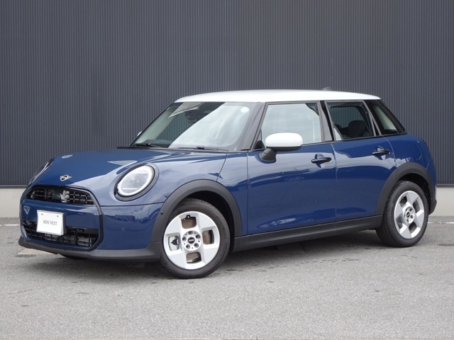 当店の車両をご覧いただき誠にありがとうございます。当店ではMINI正規ディーラーならではの高品質な車両を掲載しております。ご不明な点などございましたら、お気軽にお問合せください。