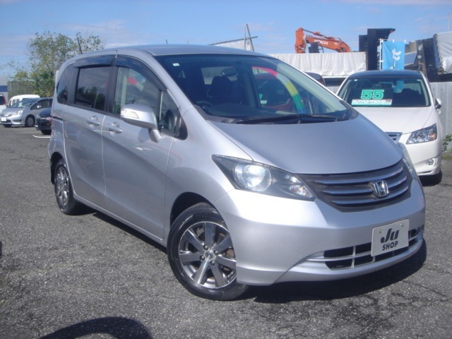 HDDナビ・ETC・左電動スライドドア・ヘッドライトレベライザー・ウインカーミラー・純正AW・キーレスキー・禁煙車です！！内外装共に美車ですので是非一度ご覧ください！！