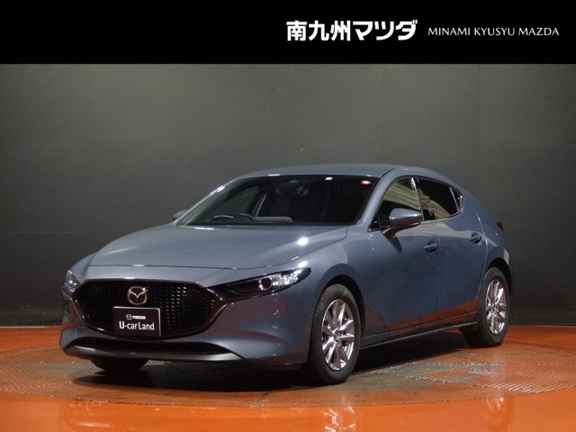 MAZDA3は光の映り込みだけで、「面のうつろい」を表現し、見る場所、時間、天気によりさまざまな表情を見せ、見るたびに「このクルマにして良かった」と思っていただける車です。洗車も楽しくなりますよ。