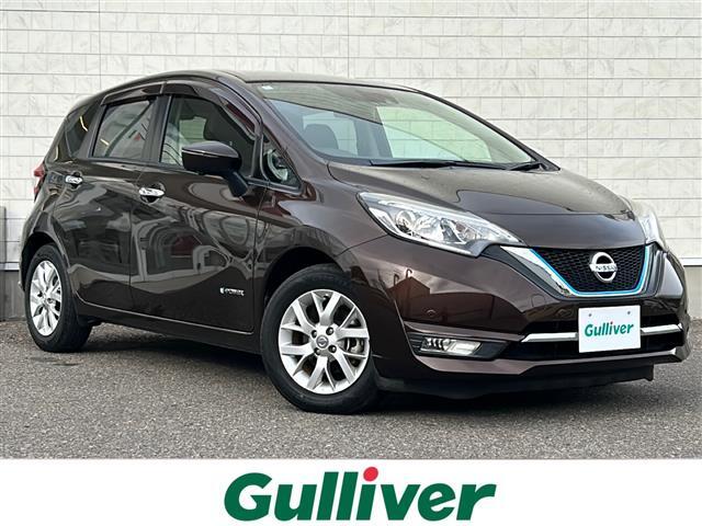 お車を右前から見るとこのような感じになります。ヘッドライトやグリル、エアロなどの装備品を確認できます。