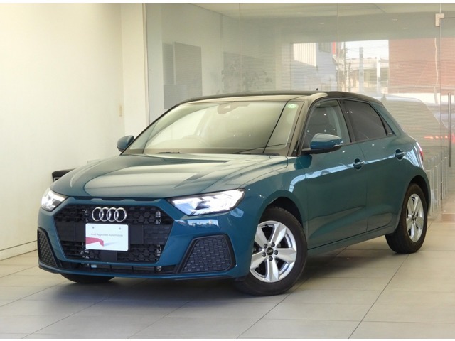 【A1 Sportback 25 TFSI】コントラストルーフ    コンビニエンスパッケージ　 ナビゲーションパッケージ    アシスタンスパッケージ    LEDパッケージ