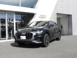 アウディ Q8 55 TFSI クワトロ Sライン 4WD 