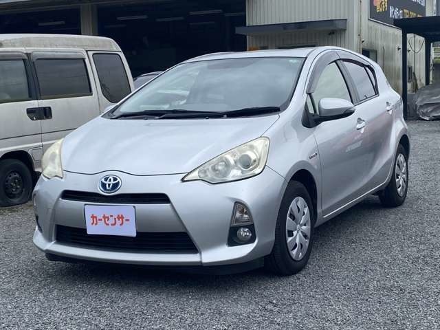 お客様に安心して車を選んで頂けるように、第三者機関による車両鑑定を行っております。修復歴・走行距離はもちろん内装・外装の評価基準も開示しております。