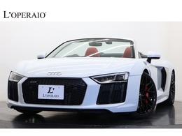 アウディ R8スパイダー V10 5.2 FSI クワトロ 4WD 20インチ鍛造AW カーボンサイドブレード