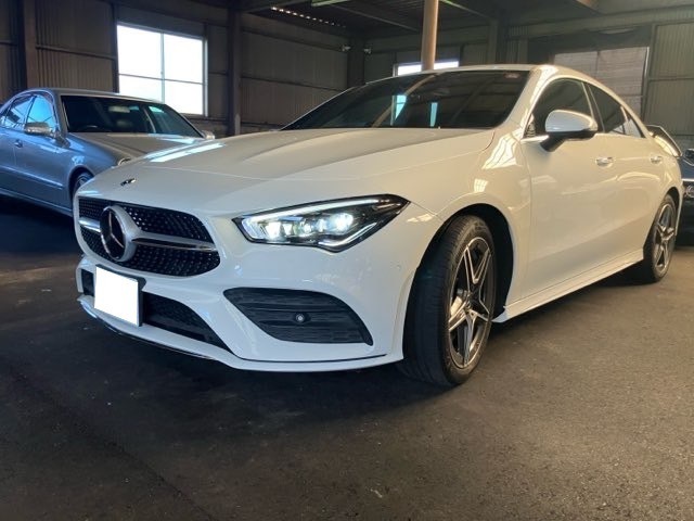 凄くきれいなCLA250が入庫致しました。ハーフレザーシートや360°カメラなどもついております。