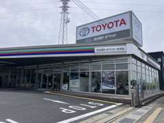 店舗入口はこちらです。どんなお車がいいかわからない・・・そんなお客様でもスタッフが一緒にお探しますよ！