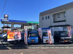 在庫車を並べて皆様のご来店をスタッフ一同お待ちしております！