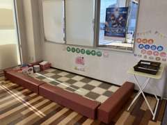 お子様が遊べるキッズコーナーもご用意しております★当店のスタッフは子供好きばかりです！是非ご家族皆様でおこし下さいね♪