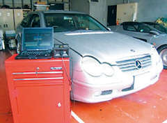 欧州車・アメリカ車専用のテスター(診断機)を完備しています。