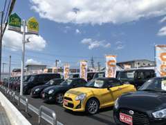 展示場には、なんと約100台以上展示！ダイハツ車なら当店へ☆