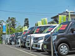 良質な中古車を展示しております♪お気軽にご来店下さい(^^♪