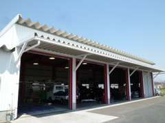 九州運輸局指定整備工場です。車検・整備などお車に関する事なら何でもお任せください。