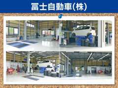 メイン工場の中には自動車用リフトを3基完備！！大切な車を長くお付き合い出来るようしっかり点検・整備致します。