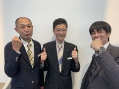 2名カーライフアドバイザーが、親切・丁寧をモットーに誠心誠意対応させていただきます。ディーラーならではの安心感！